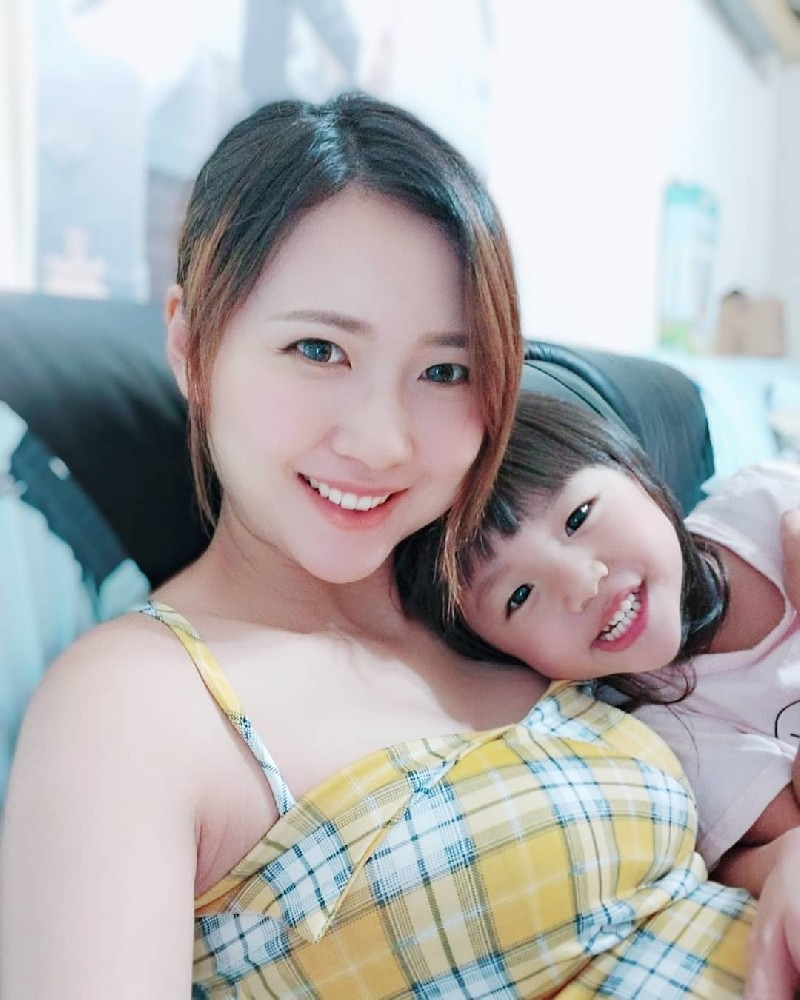 A2082 照片337张 视频21个 台湾 成熟少妇 宝妈 工作：公司顾问 生活日常 旅游 工作 带娃