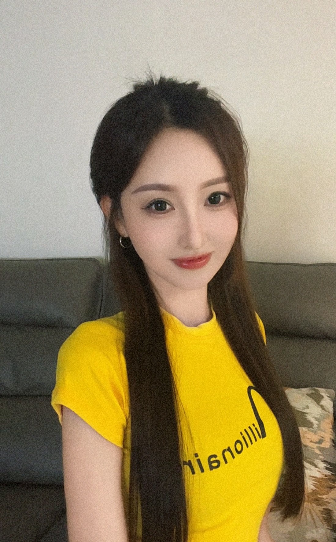 A1160 照片1186张 视频198个 中国女 高颜值美女 真实 户外日常 居家日常 自拍较多 穿搭 美食 生日照 旅游 镜子自拍 生活场景丰富 视频包含实况Live 曝光度低
