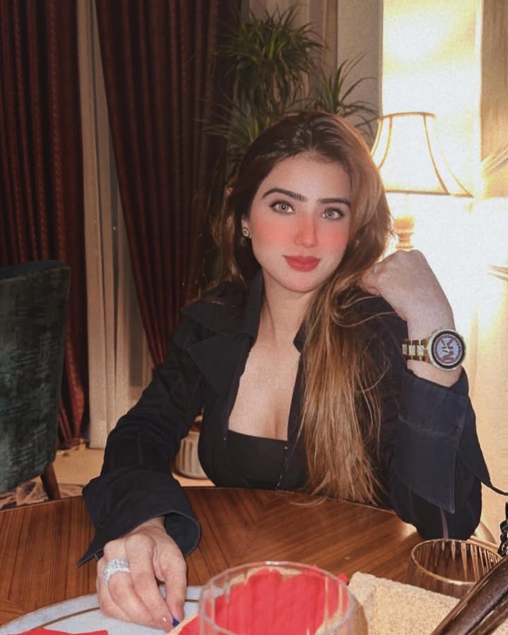 N414 照片2305张 视频134个 印度 美女 日常 生活 基本都是对镜子拍