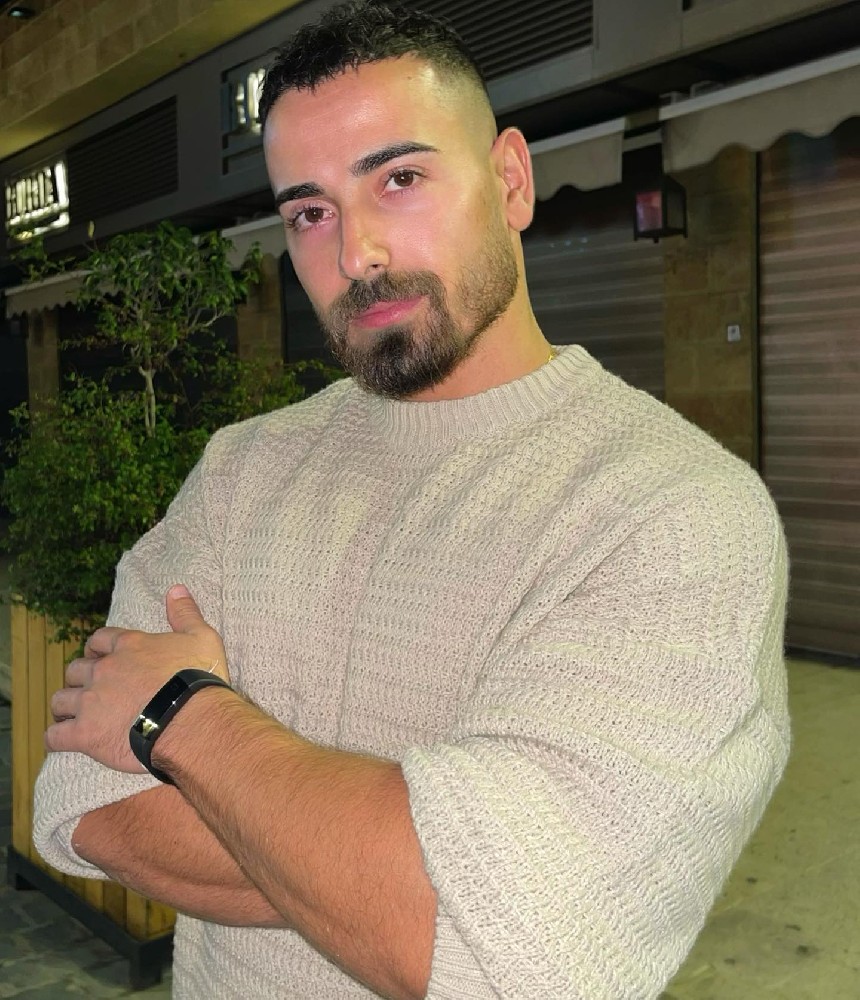 F262 照片414张 视频2个 黎巴嫩 健身腹肌男 生活日常 豪车 旅游 自拍