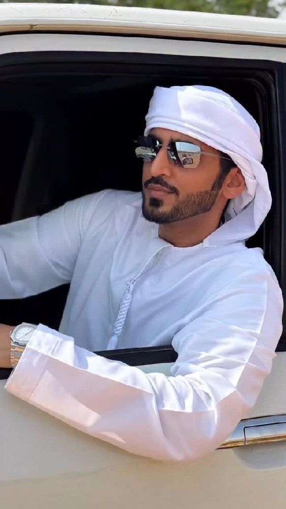 F269 照片1276张 视频210个 阿联酋 男飞行员  生活日常 工作 养宠物 冬装