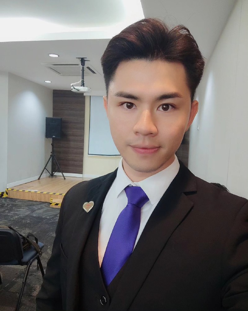 D057 照片1592张 视频181个 马来西亚 企业家 奶爸 带娃 生活日常 旅游 正装 建设 曝光度低