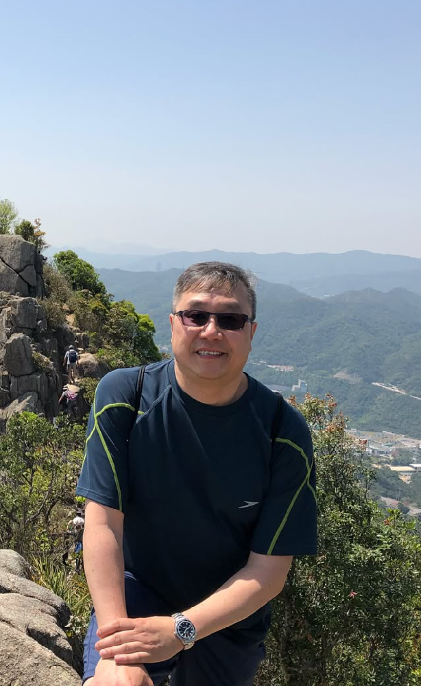 D060 照片660张 视频6个 美国亚裔 中老年人 各国旅行 有与家人合照 曝光度极低